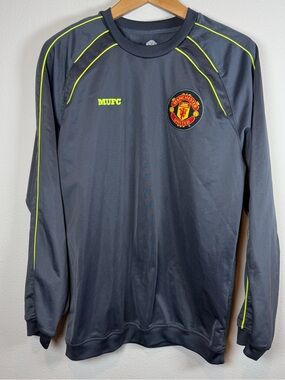 Manchester United Men's Gray Long-Sleeve Training Top with Neon Accent